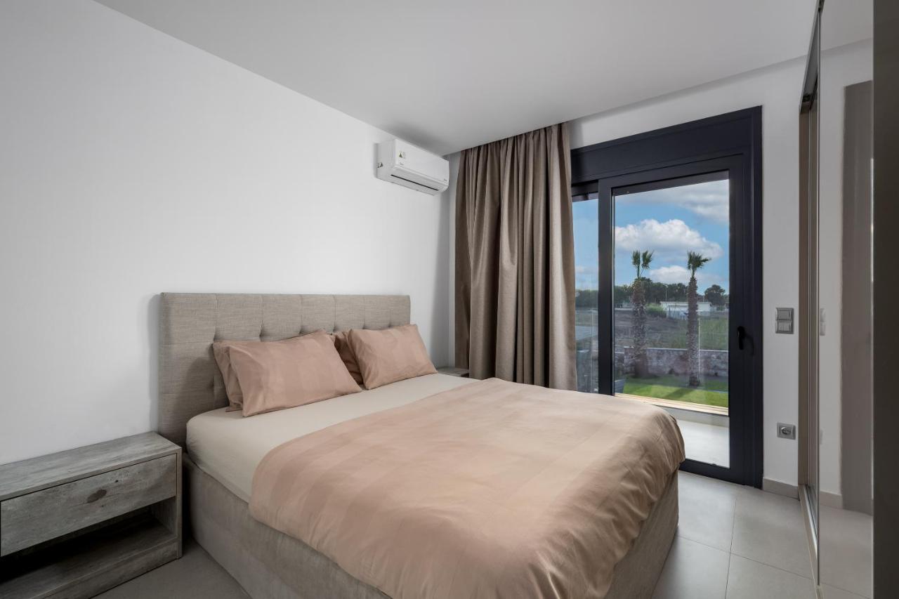 Penélope Beachfront Villa Kremastí Exterior foto